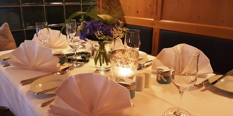 Hotel-restaurant with offices and meeting rooms