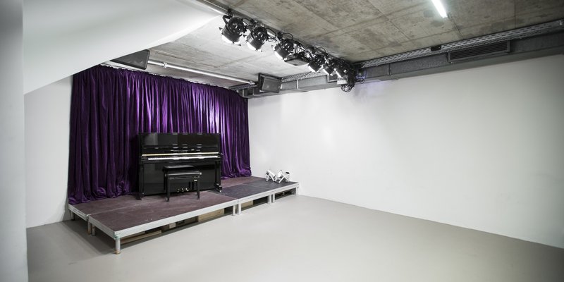 Kleine Location nahe der Oper, zwei Etagen