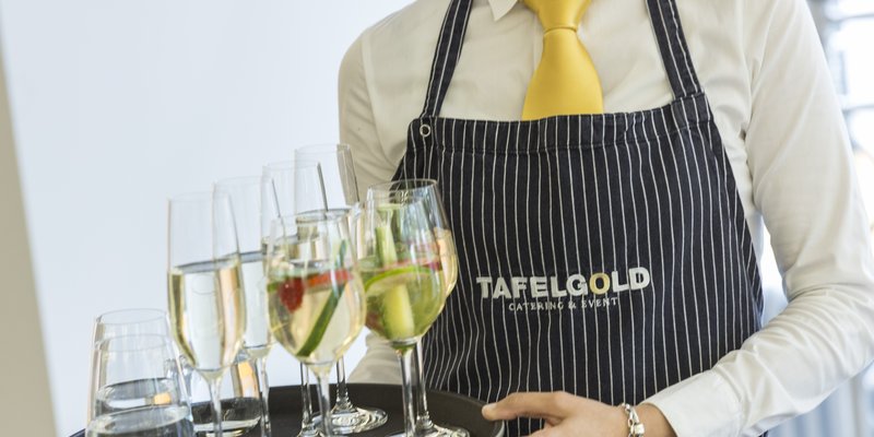 Film canteen and bar with a glass front, Grünwald