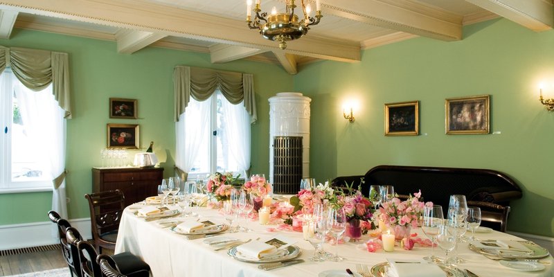 Luxuriös-klass. Hotel mit Tagungsräumen - Biedermeierzimmer-Bankett