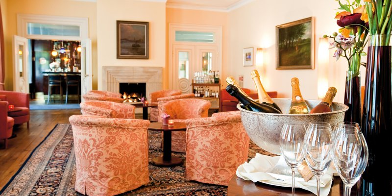 Luxuriös-klass. Hotel mit Tagungsräumen