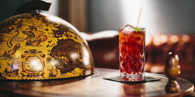 Bar im Gentlemans Stil mit tollen Cocktails