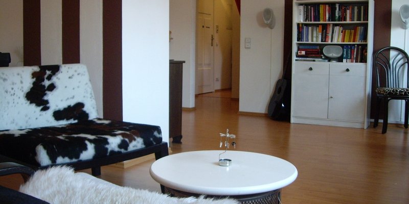 Kreative Münchner Wohnung - Wohnzimmer/ anderer Winkel