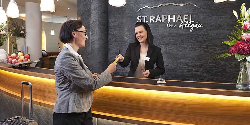 Tagungshotel mit Ambiente im Allgäu - Rezeption 