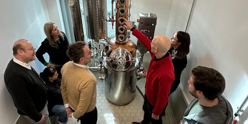 Doemens Genussakademie - Firmen- und Teamevents - Destillation live erleben – Technik, Handwerk und Genuss im Team.