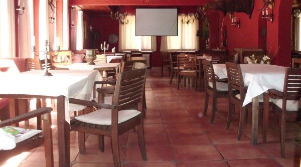 Waldkeller und Partymeile im Forsthaus