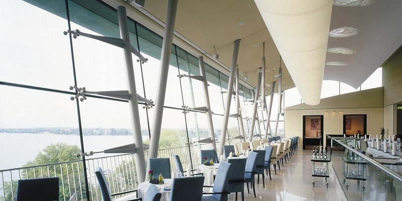 Hotel im Art+Tech-Stil mit Skybar - Le Ciel Restaurant