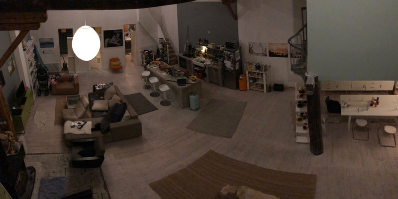 Loft mit hohen Decken und Holzboden in Köln