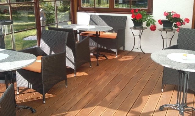 German, English, French