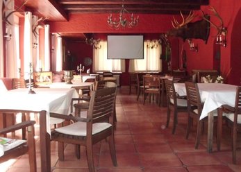 Waldkeller und Partymeile im Forsthaus