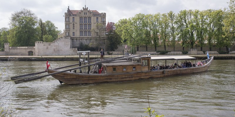 Mittelalterlich anmutendes Salzhandelsschiff  - Quelle: Altrofoto