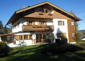 Landhaus-Villa am Schliersee mit Bergblick