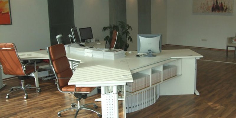 Büro Bauhausstil weiss modern