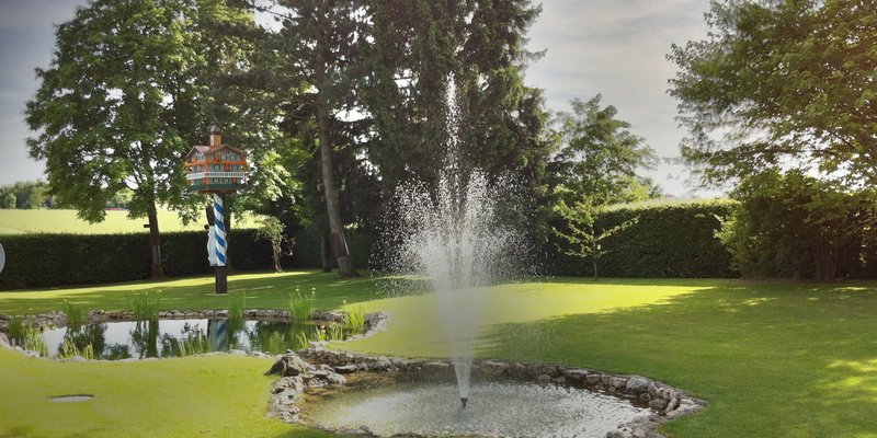 Idyllic country estate with a 20,000 m² Park