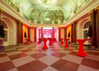 Klassische Säle im Stadtschloß mit Garten