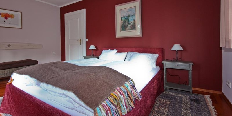 German, English, French