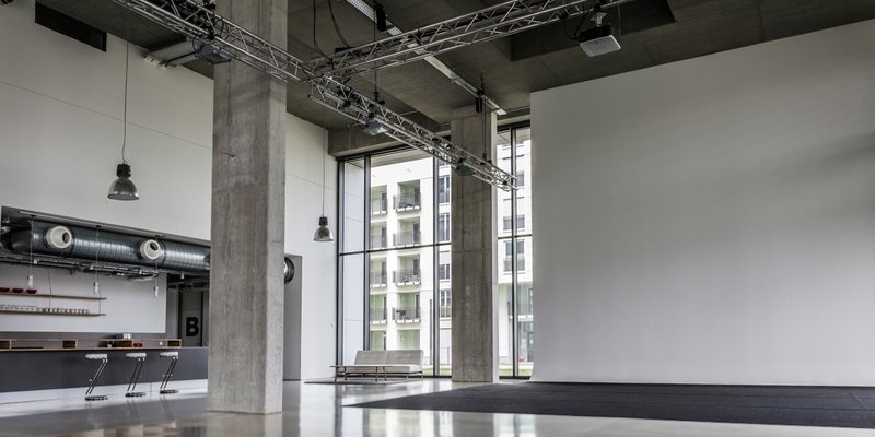 Large event Studio, lots of glass, concrete