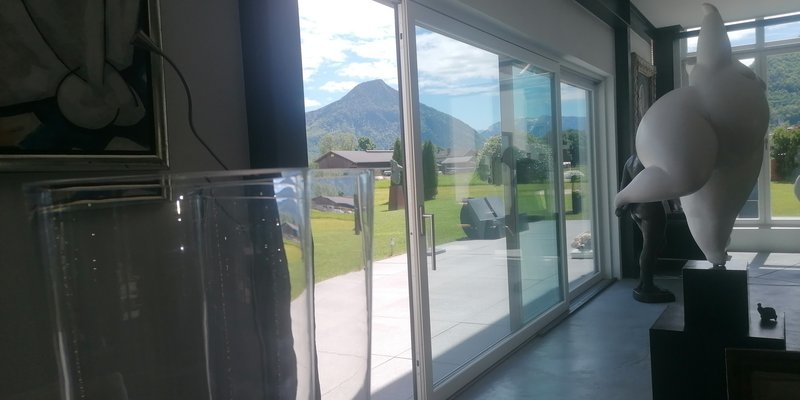 Kunsthaus with a view of the mountains