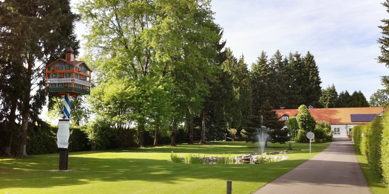 Idyllic country estate with a 20,000 m² Park