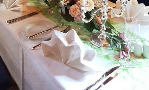 Hotel-restaurant with offices and meeting rooms