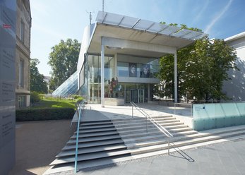 Modernes und lichtdurchflutetes Museum