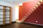 Kleines Design-Büro, rötlich
