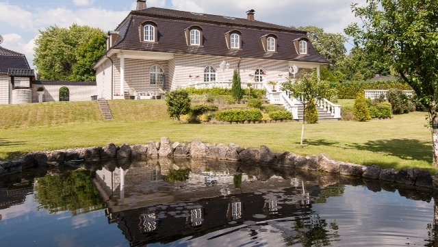 Villa with style and class in the South of Cologne 