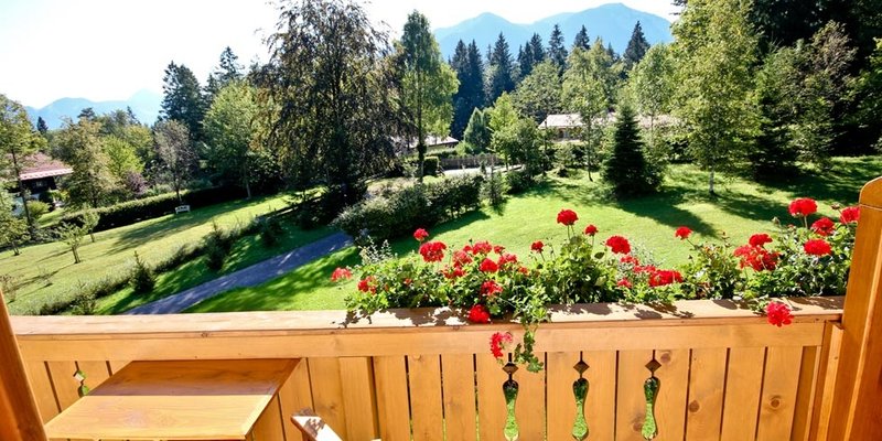 German, English, French