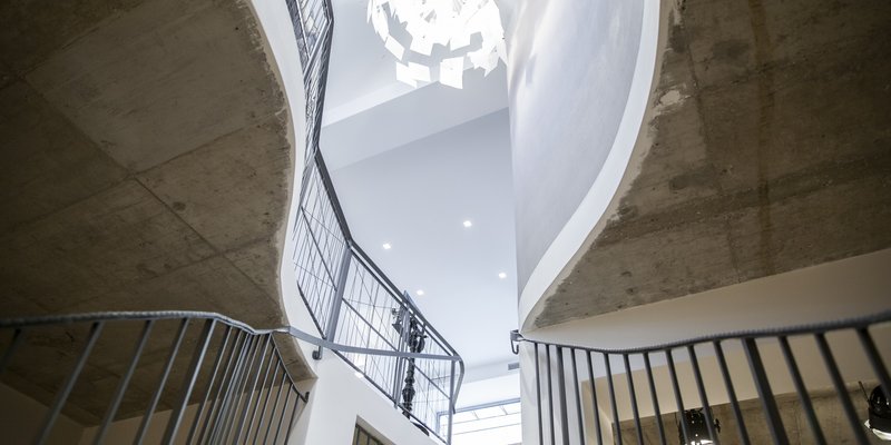 Kleine Location nahe der Oper, zwei Etagen