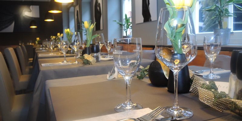 Restaurant with show kitchen