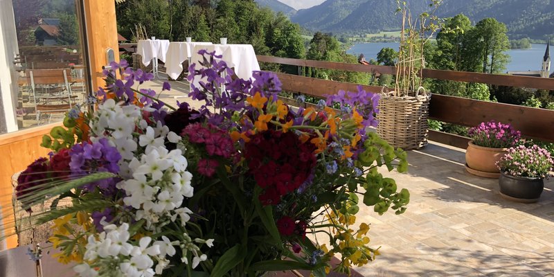 Traumblick auf Schliersee und Voralpen - Empfang oder Kaffeepause auf unserer Sonnenterrasse