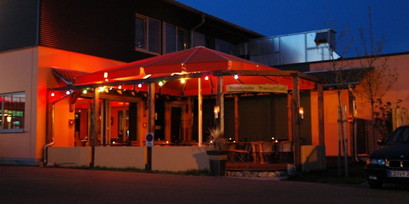 Bowlingbahn mit mexikanischem Restaurant