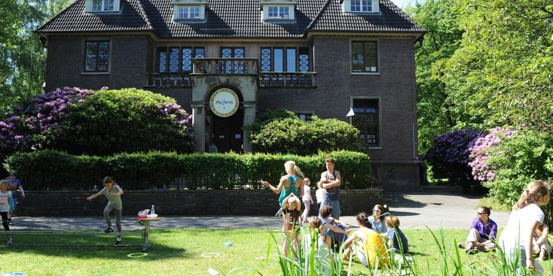 Herrschaftliche Villa, 10.000qm Garten - Außenansicht