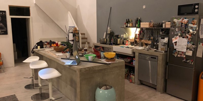 Loft mit hohen Decken und Holzboden in Köln