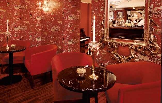 Schloß mit unendlichen Möglichkeiten - China-Bar