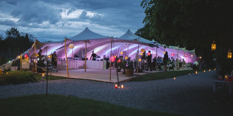 Stretchzelte für Events von 75 - 330 m² - Hochzeit Stretchzelt