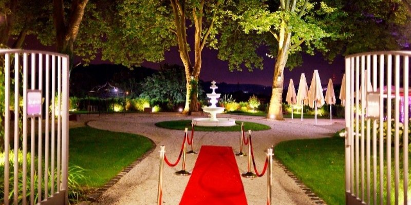 Banquet & dinner shows