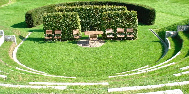Schloß mit unendlichen Möglichkeiten - Das Amphitheater