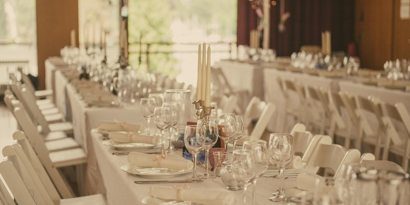 Location im Grünen/direkt am Wasser