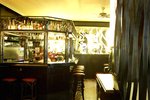 Bar m. schönem 70ies-Interieur