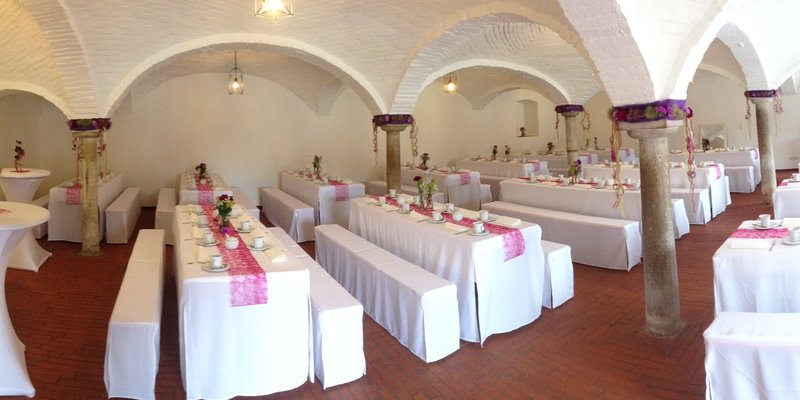 Manor House for celebrations in wonderful surroundings