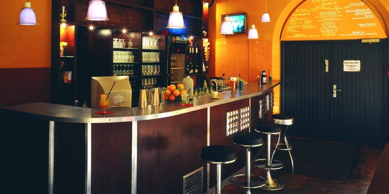 Industrie-Location mit drei Hallen und Cafe - Wohnzimmer