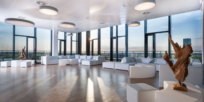 Rooftop Location über den Dächern Münchens