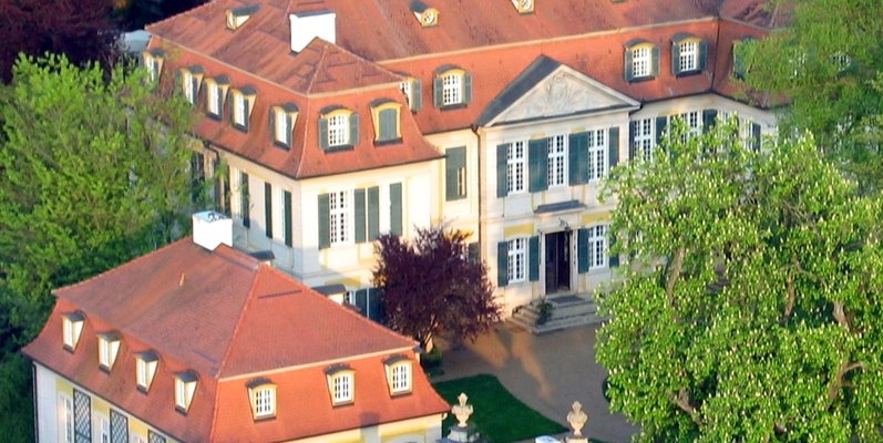 Rustikaler Festraum in Schlosspark