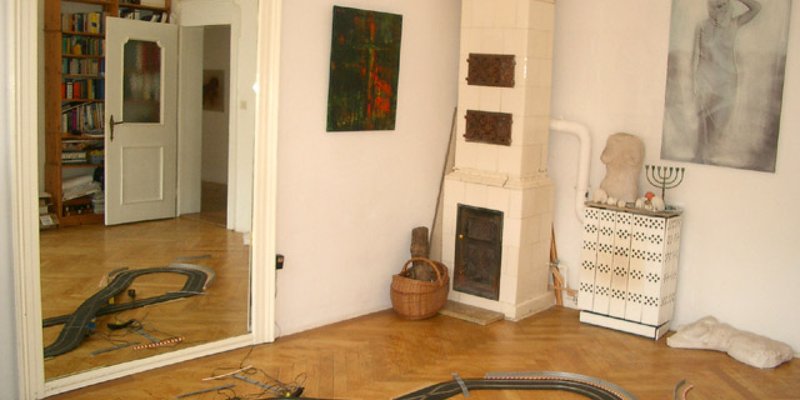Altbau mit Flügeltü., Parkett, Stuck