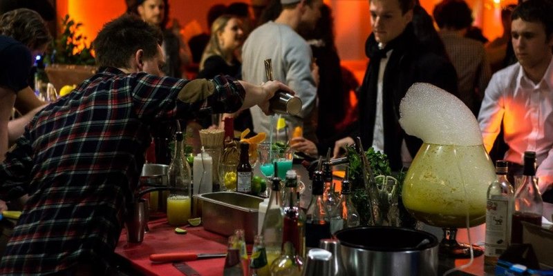 Gemütlicher Partyraum mit Aussenbereich