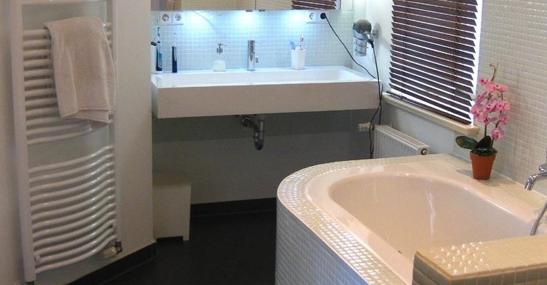 Art Noveau Apartment - Bathroom