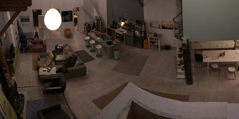 Loft mit hohen Decken und Holzboden in Köln