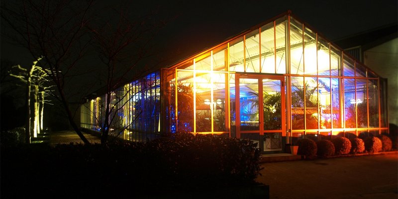 Glashaus m. Ausblick + Terrasse