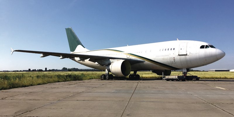 Airbus A310 for film/photo